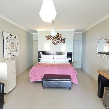 Silver Fern Beach Retreat Sekotong Bagian luar foto