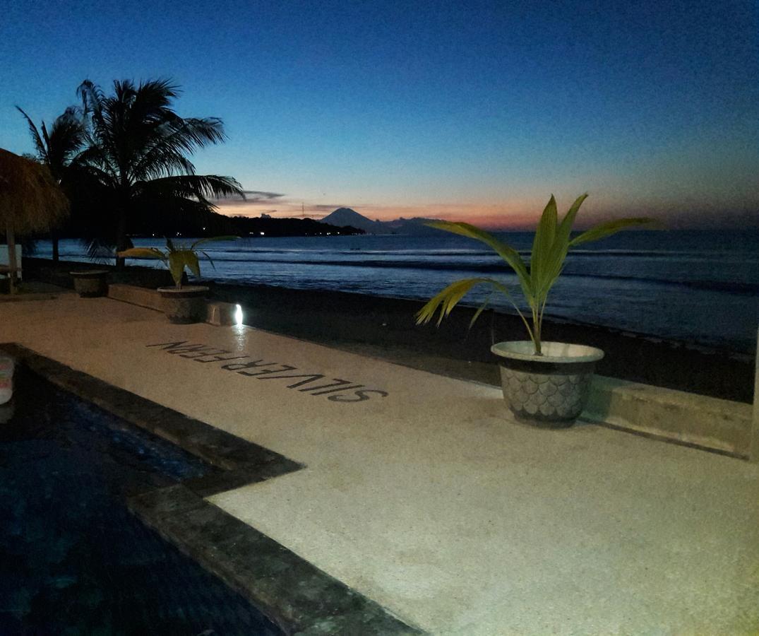 Silver Fern Beach Retreat Sekotong Bagian luar foto