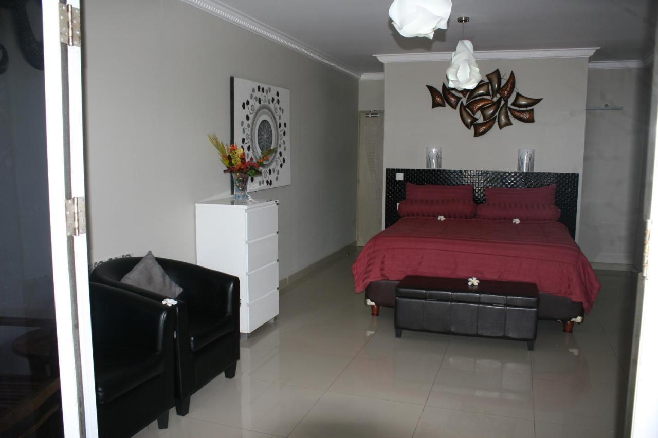Silver Fern Beach Retreat Sekotong Bagian luar foto